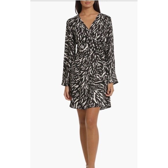 NWT DONNA MORGAN Long Sleeve Wrap Dress Ivory/Black Size 10 - Picture 3 of 11